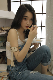 国产漂亮白嫩美女在线观看